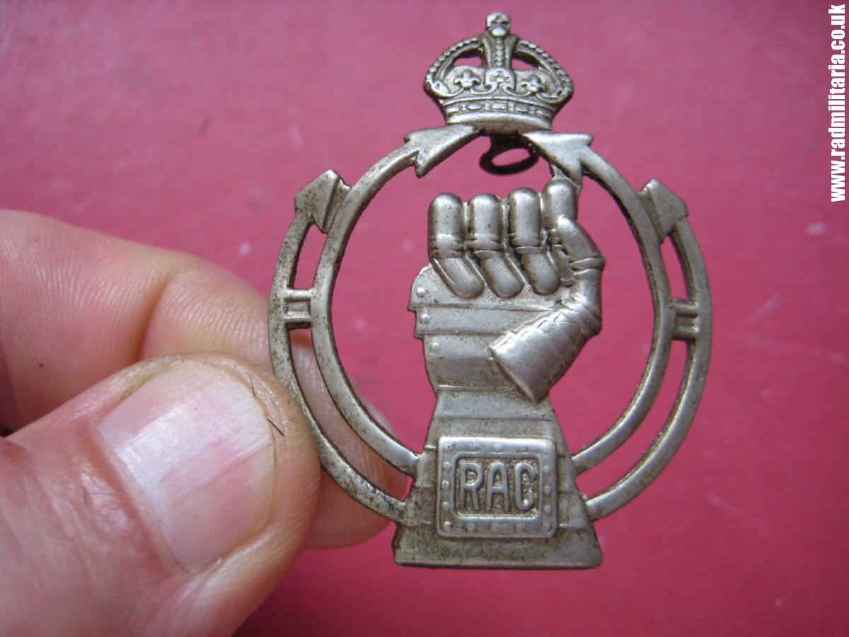 & WW2 British Army CAP BADGE - Royal Armoured Corps. - Image 7