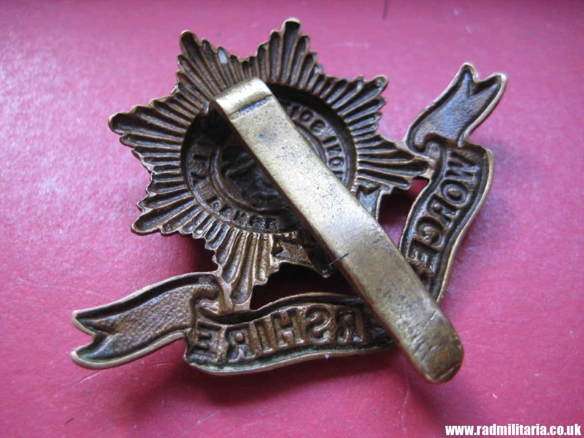 & WW1 original British CAP BADGE - WORCESTERSHIRE REGIMENT. - Image 5