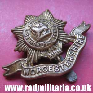 & WW1 original British CAP BADGE - WORCESTERSHIRE REGIMENT.