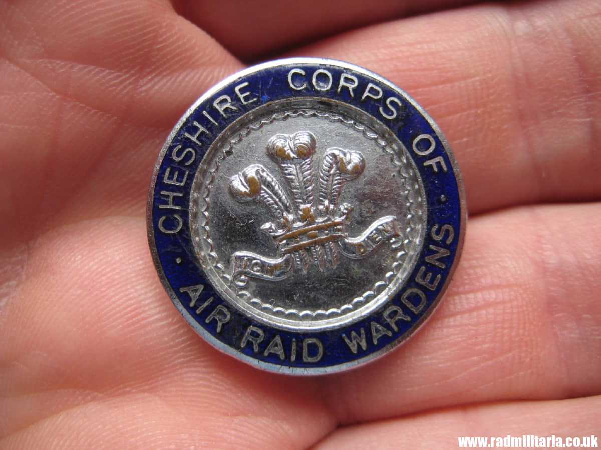 & WW2 original British buttonhole ENAMEL BADGE - Cheshire Air Raid Wardens.