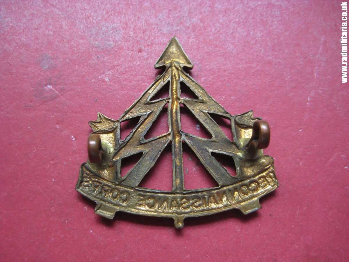 & WW2 original British Army CAP BADGE - RECONNAISSANCE CORPS - Image 3