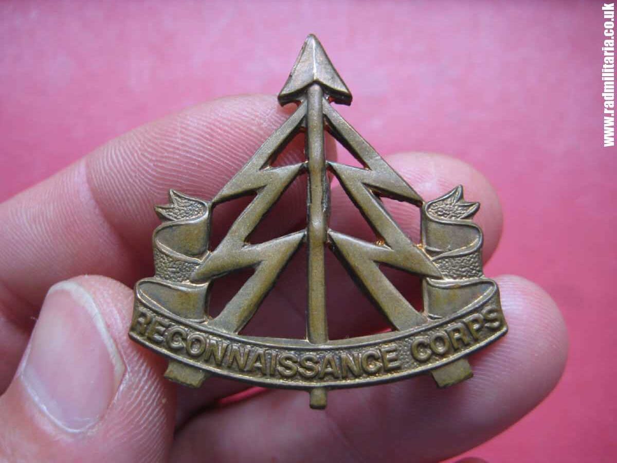 & WW2 original British Army CAP BADGE - RECONNAISSANCE CORPS - Image 4
