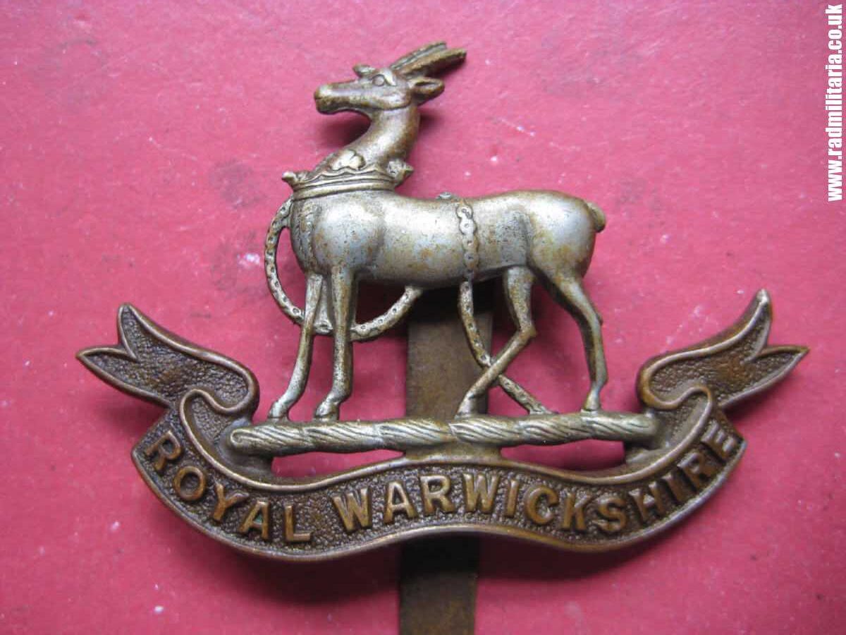 & WW1 British CAP BADGE: Royal Warwickshire Regiment. - Image 18