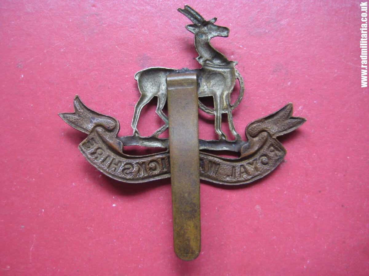 & WW1 British CAP BADGE: Royal Warwickshire Regiment. - Image 3