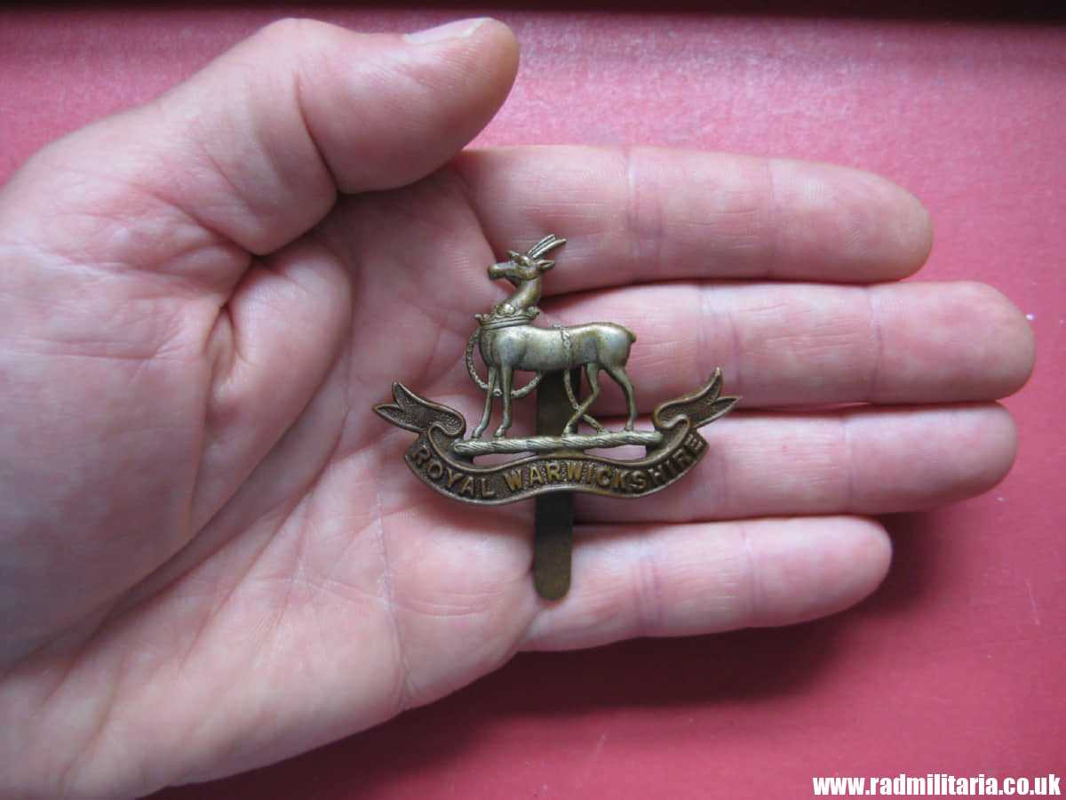 & WW1 British CAP BADGE: Royal Warwickshire Regiment. - Image 11