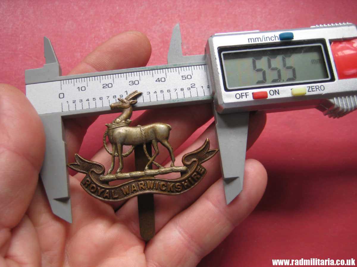 & WW1 British CAP BADGE: Royal Warwickshire Regiment. - Image 5