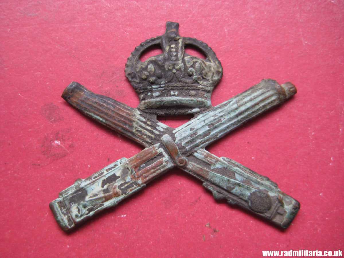 & WW1 British Machine Gun Corps CAP BADGE BADGE - metal detecting find. - Image 15