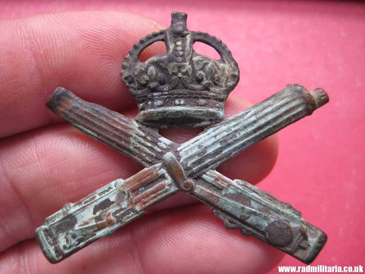 & WW1 British Machine Gun Corps CAP BADGE BADGE - metal detecting find. - Image 13