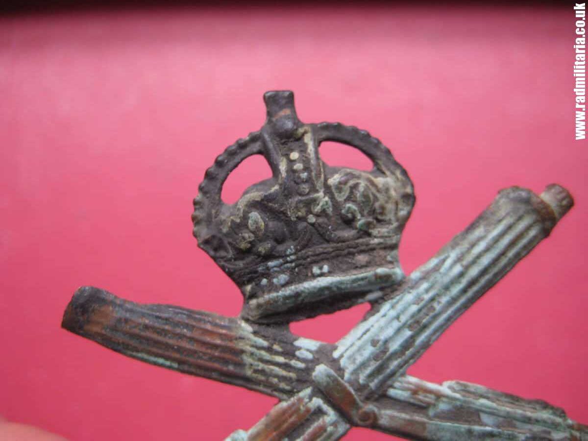 & WW1 British Machine Gun Corps CAP BADGE BADGE - metal detecting find. - Image 9