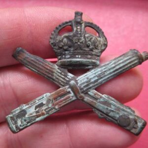 & WW1 British Machine Gun Corps CAP BADGE BADGE - metal detecting find.