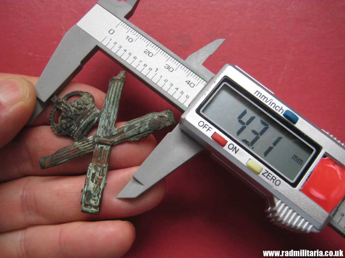 & WW1 British Machine Gun Corps CAP BADGE BADGE - metal detecting find. - Image 6