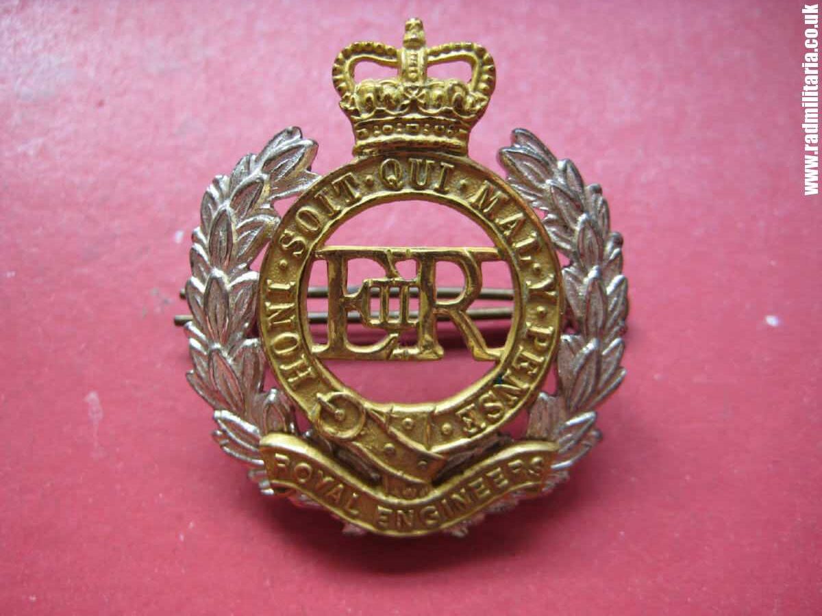 & post 1952 British good quality CAP BADGE: Royal Engineers Corps, officer's cap badge by: J.R. GAUNT LONDON. - Image 12