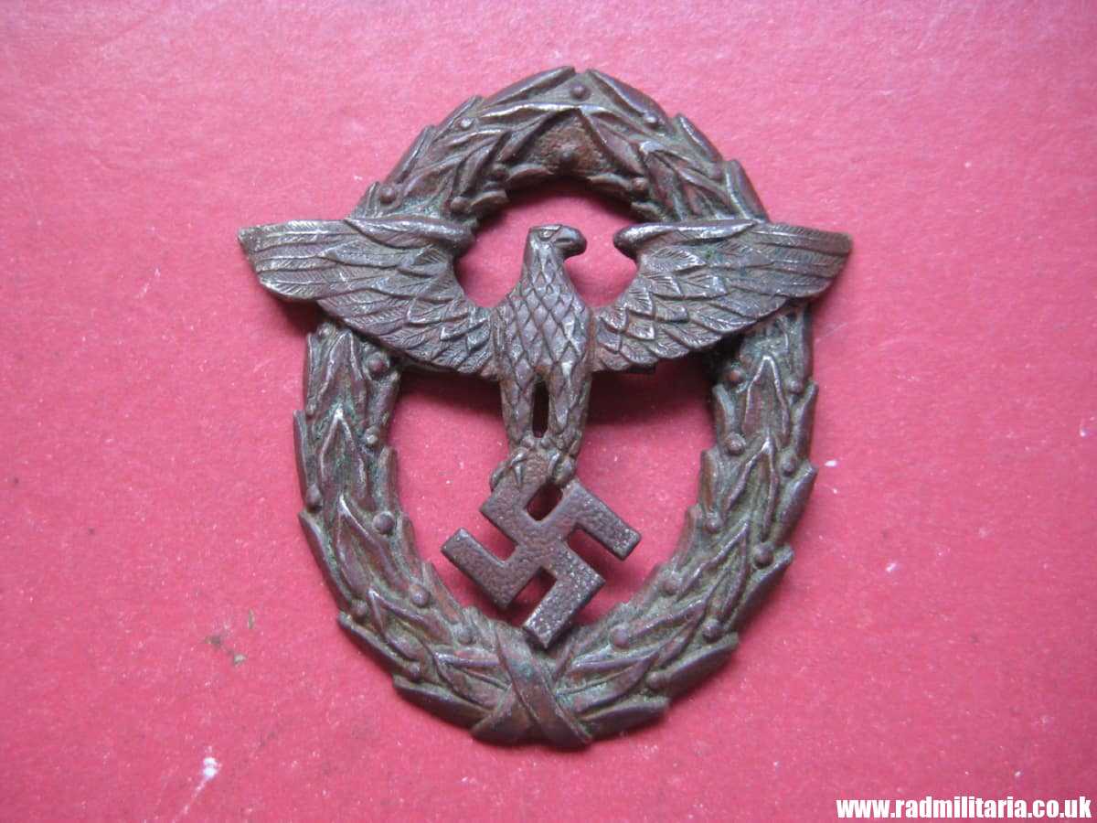 & WW2 original German EAGLE BADGE - cap badge, metal detecting find. - Image 7
