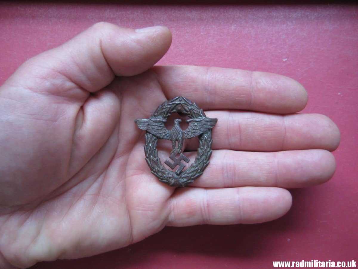 & WW2 original German EAGLE BADGE - cap badge, metal detecting find. - Image 8