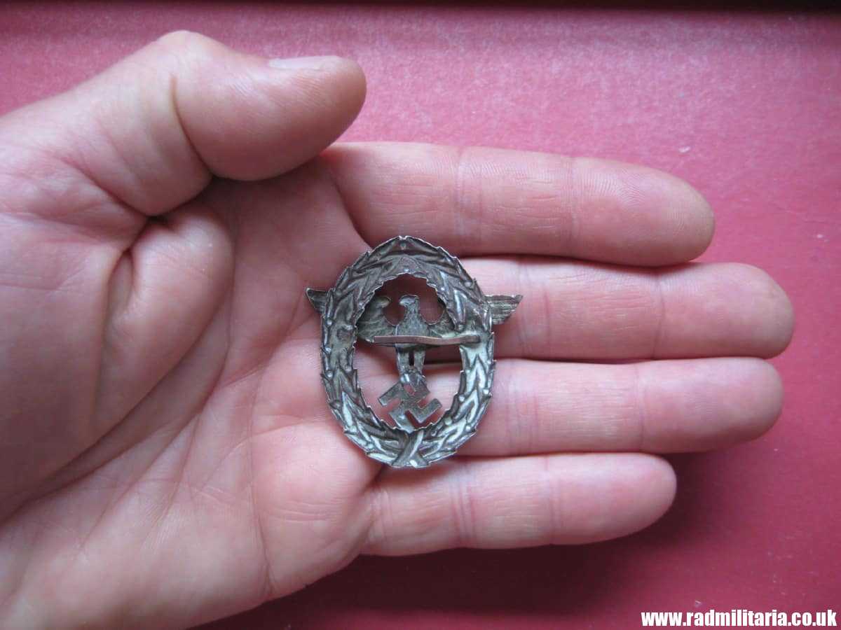 & WW2 original German EAGLE BADGE - cap badge, metal detecting find. - Image 9