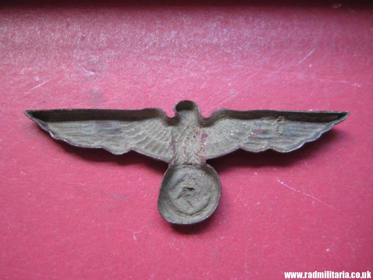 & WW2 original German Wehrmacht EAGLE CAP BADGE white metal, early production, metal detecting. - Image 3