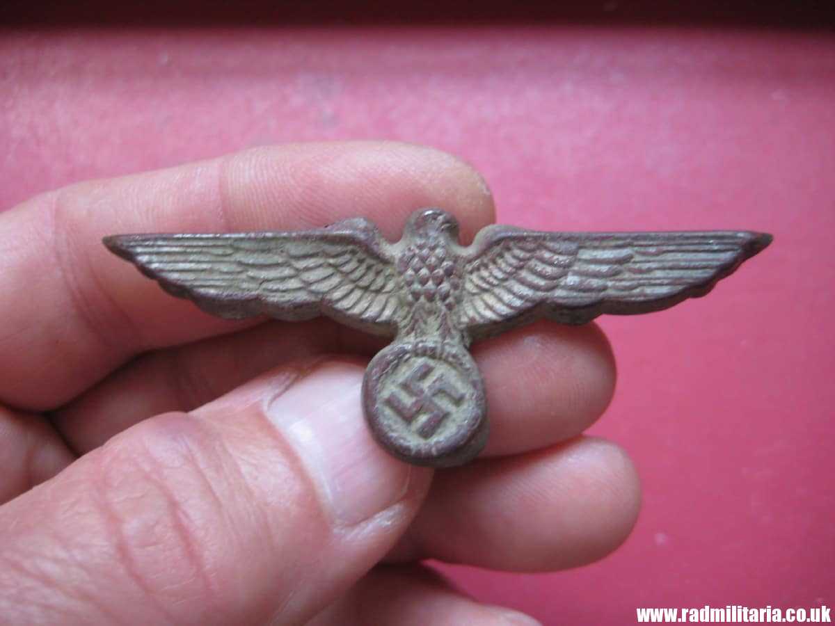 & WW2 original German Wehrmacht EAGLE CAP BADGE white metal, early production, metal detecting. - Image 7