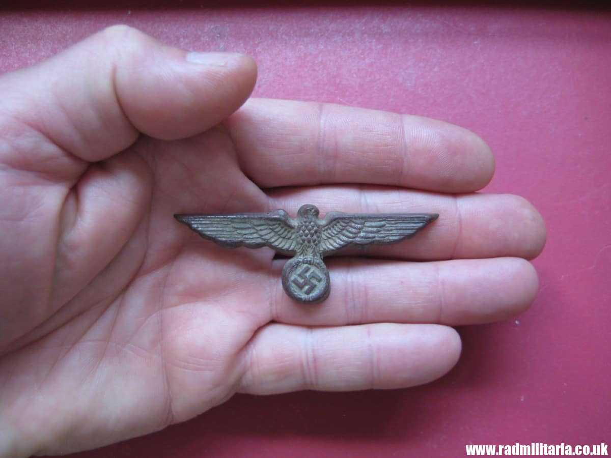 & WW2 original German Wehrmacht EAGLE CAP BADGE white metal, early production, metal detecting. - Image 8