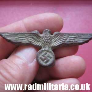 & WW2 original German Wehrmacht EAGLE CAP BADGE white metal, early production, metal detecting.