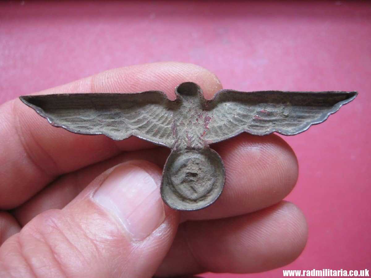 & WW2 original German Wehrmacht EAGLE CAP BADGE white metal, early production, metal detecting. - Image 13