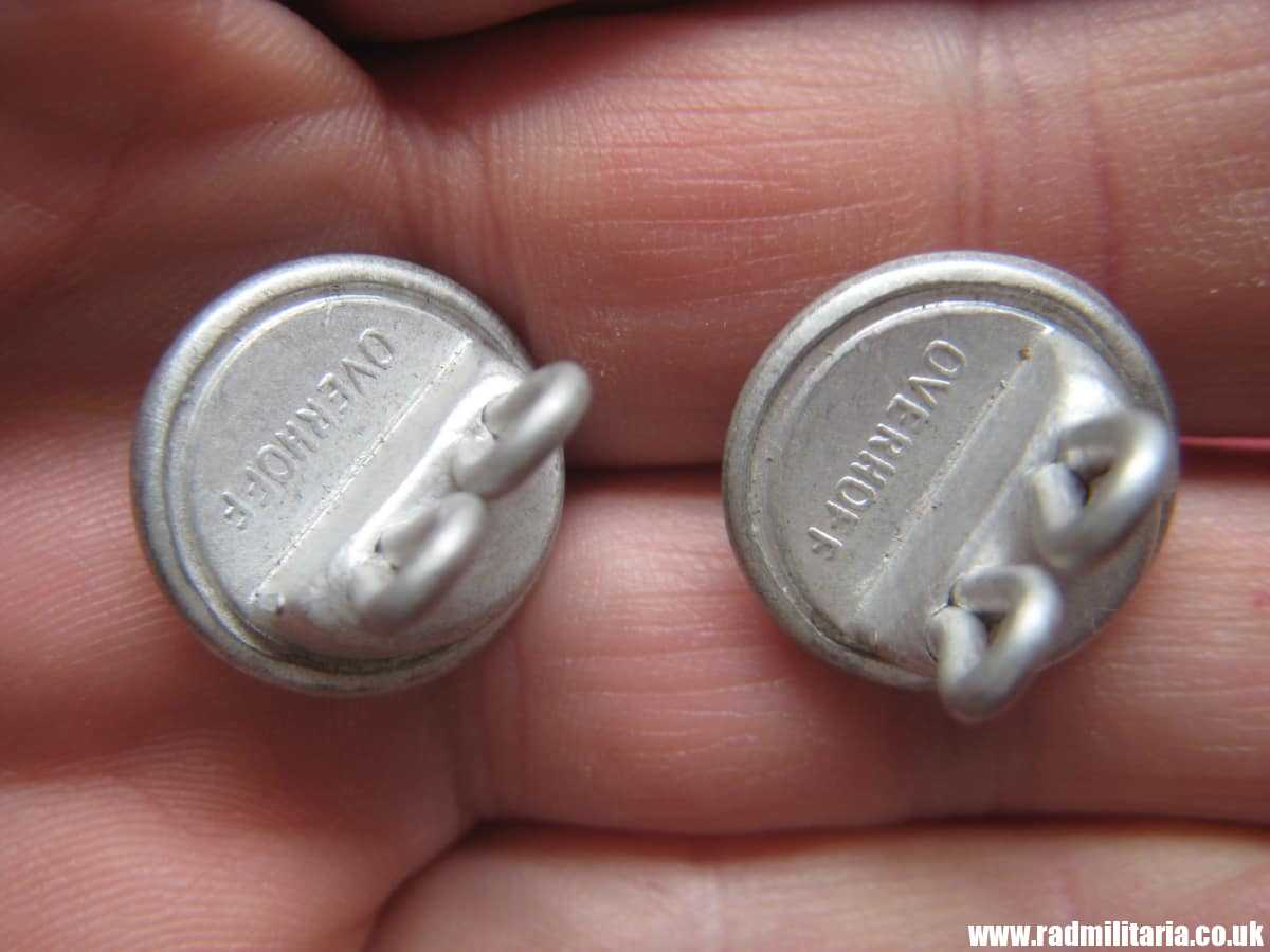 & WW2 German Wehrmacht tunic BUTTONS - a PAIR in perfect condition - BELT HANGERS, maker: OVERHOFF - Image 3