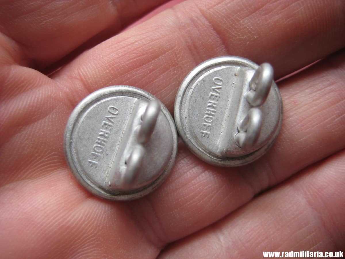 & WW2 German Wehrmacht tunic BUTTONS - a PAIR in perfect condition - BELT HANGERS, maker: OVERHOFF - Image 10