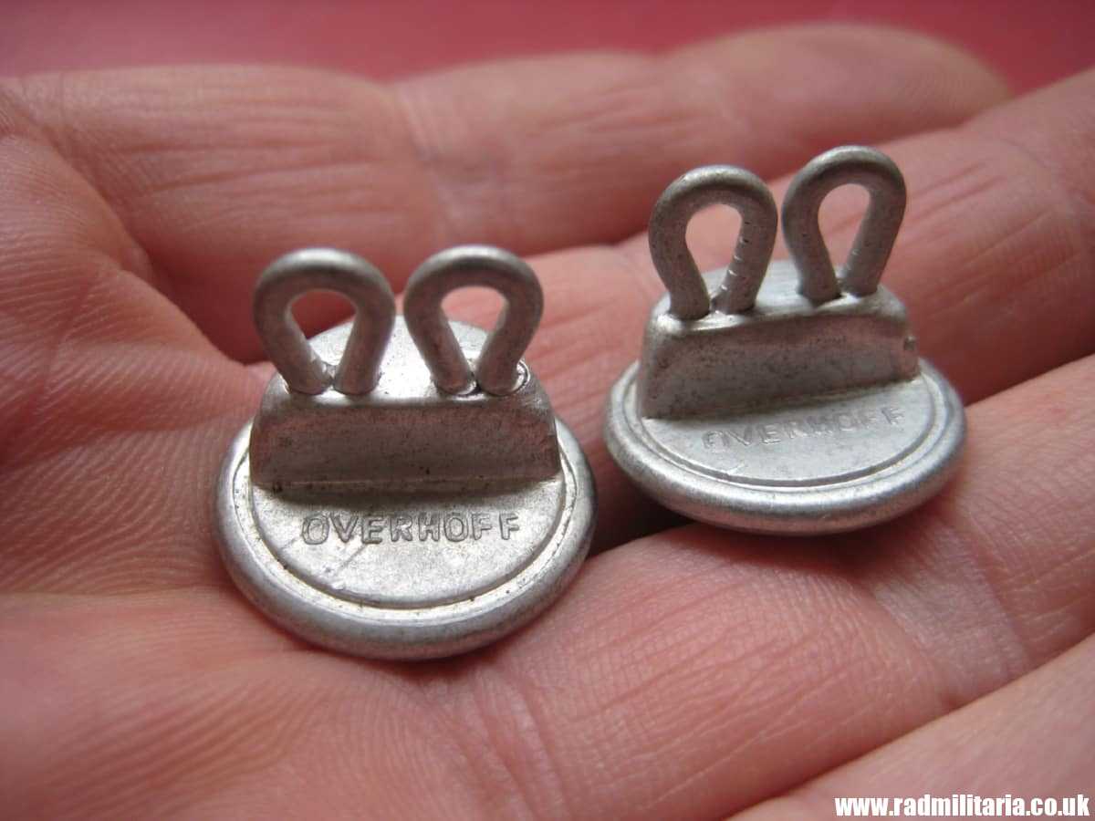 & WW2 German Wehrmacht tunic BUTTONS - a PAIR in perfect condition - BELT HANGERS, maker: OVERHOFF - Image 11