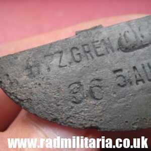& WW2 original SS DOG TAG ID Disc: "SS PZ.GREN.ERS.BTL.11  36  5AUSB.KP. 15. - genuine !!