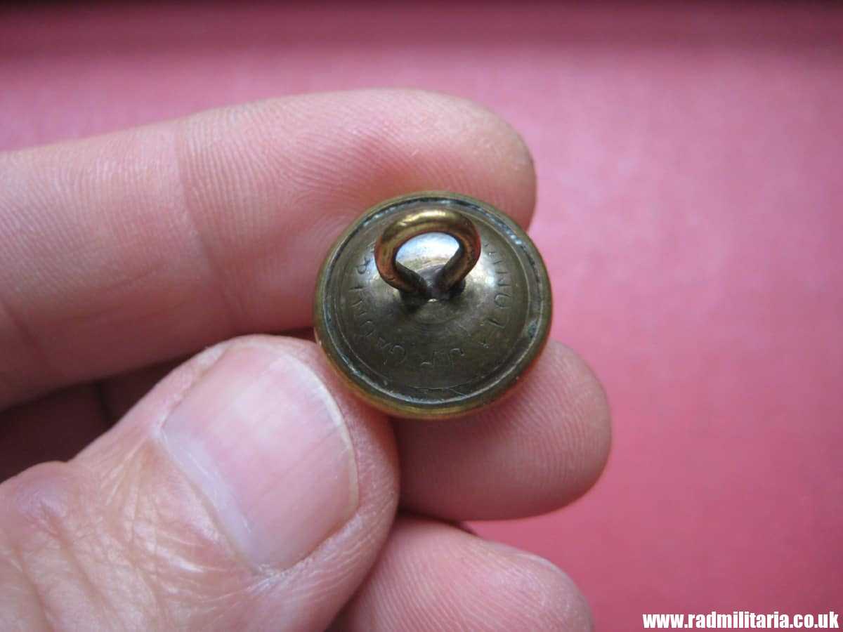 & WW2 RAF (RNZAF) small COMPASS BUTTON: J.R. GAUNT & SON London. New Zealand Escape compass. VERY RARE !!! genuine !! - Image 3
