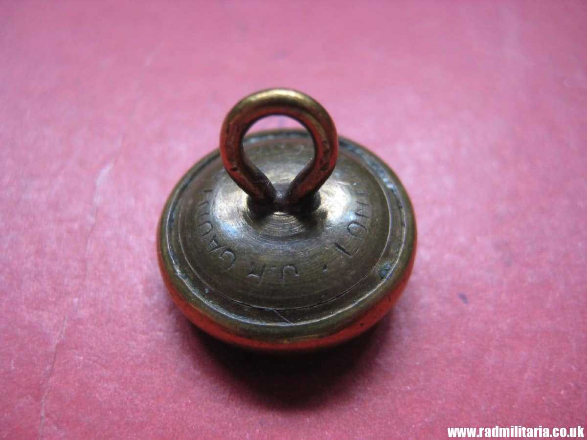 & WW2 RAF (RNZAF) small COMPASS BUTTON: J.R. GAUNT & SON London. New Zealand Escape compass. VERY RARE !!! genuine !! - Image 8