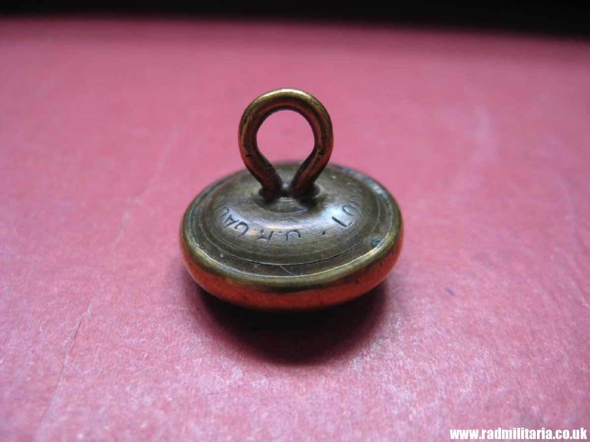 & WW2 RAF (RNZAF) small COMPASS BUTTON: J.R. GAUNT & SON London. New Zealand Escape compass. VERY RARE !!! genuine !! - Image 10