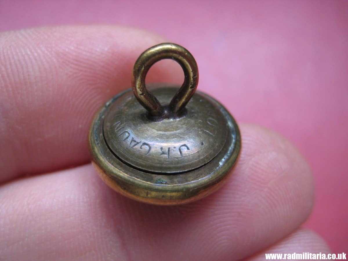 & WW2 RAF (RNZAF) small COMPASS BUTTON: J.R. GAUNT & SON London. New Zealand Escape compass. VERY RARE !!! genuine !! - Image 16