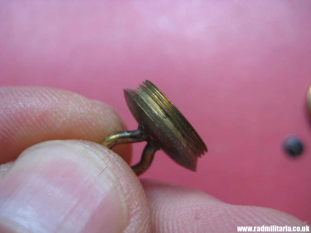 & WW2 RAF (RNZAF) small COMPASS BUTTON: J.R. GAUNT & SON London. New Zealand Escape compass. VERY RARE !!! genuine !! - Image 35
