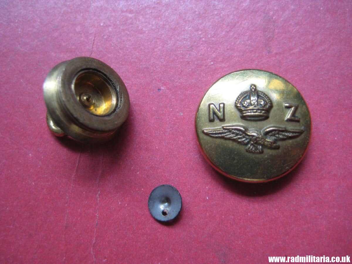 & WW2 RAF (RNZAF) small COMPASS BUTTON: J.R. GAUNT & SON London. New Zealand Escape compass. VERY RARE !!! genuine !! - Image 38