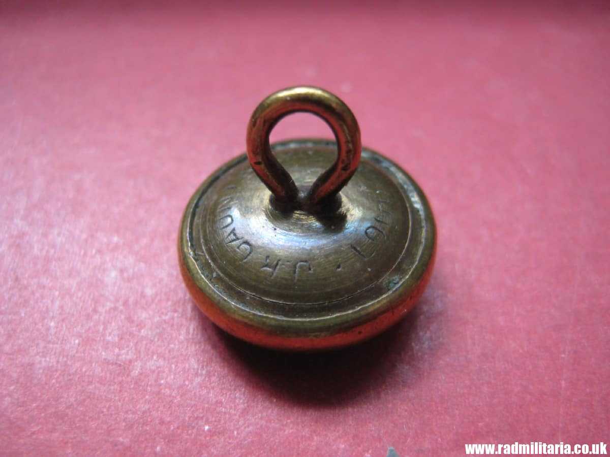 & WW2 RAF (RNZAF) small COMPASS BUTTON: J.R. GAUNT & SON London. New Zealand Escape compass. VERY RARE !!! genuine !! - Image 40