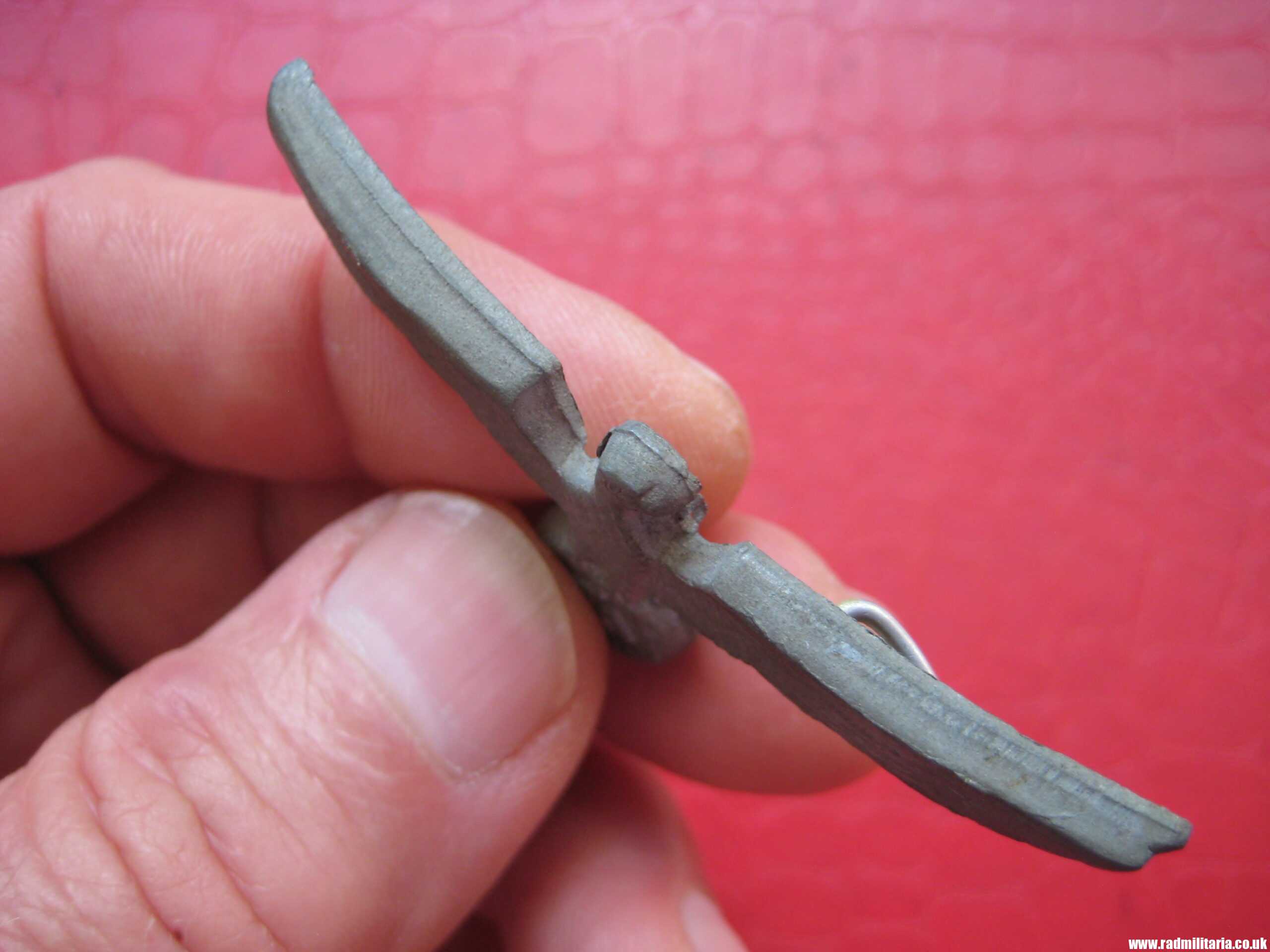 & German Wehrmacht EAGLE CAP BADGE, zinc - original or fake? - Image 12