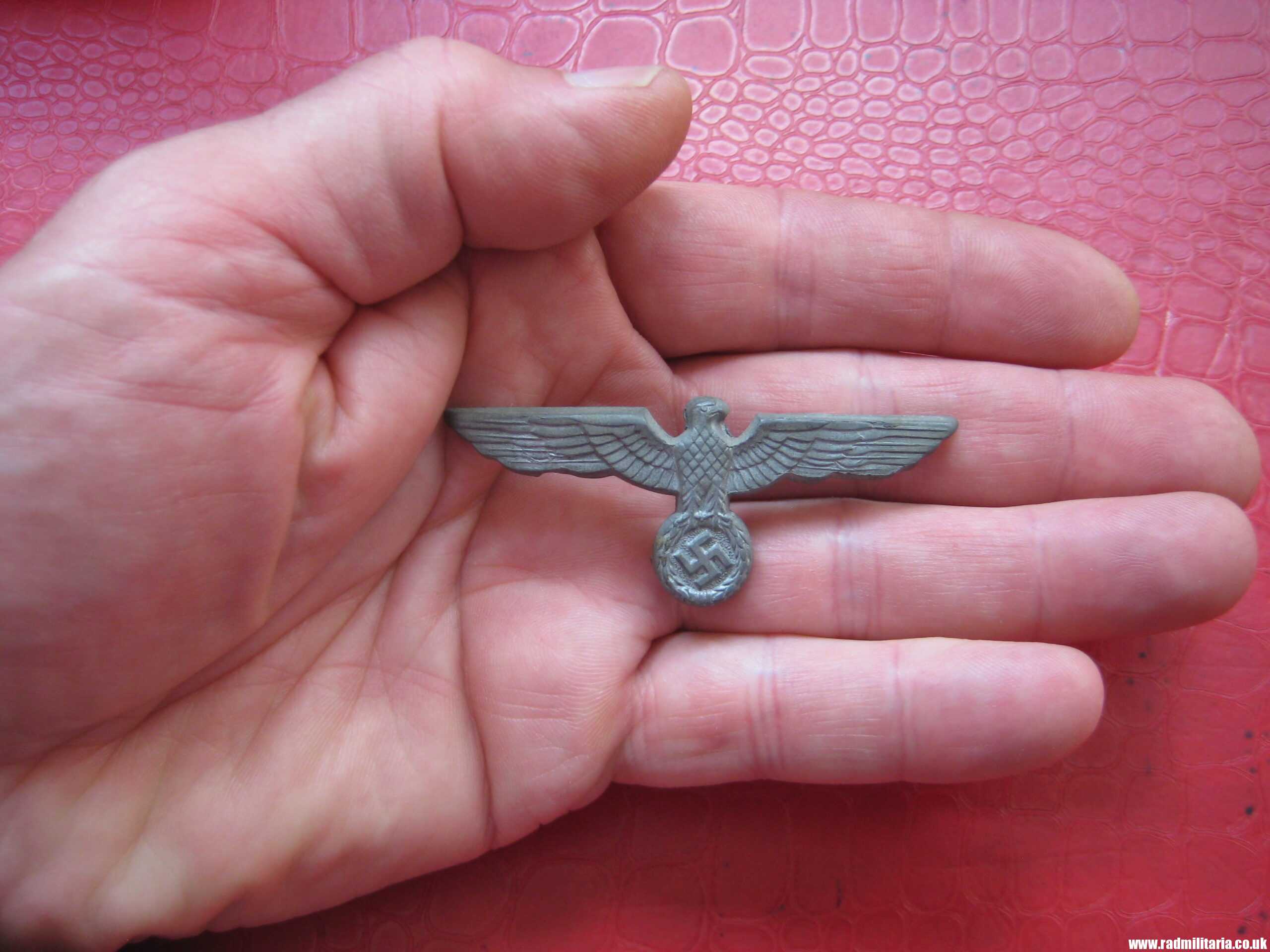 & German Wehrmacht EAGLE CAP BADGE, zinc - original or fake? - Image 14