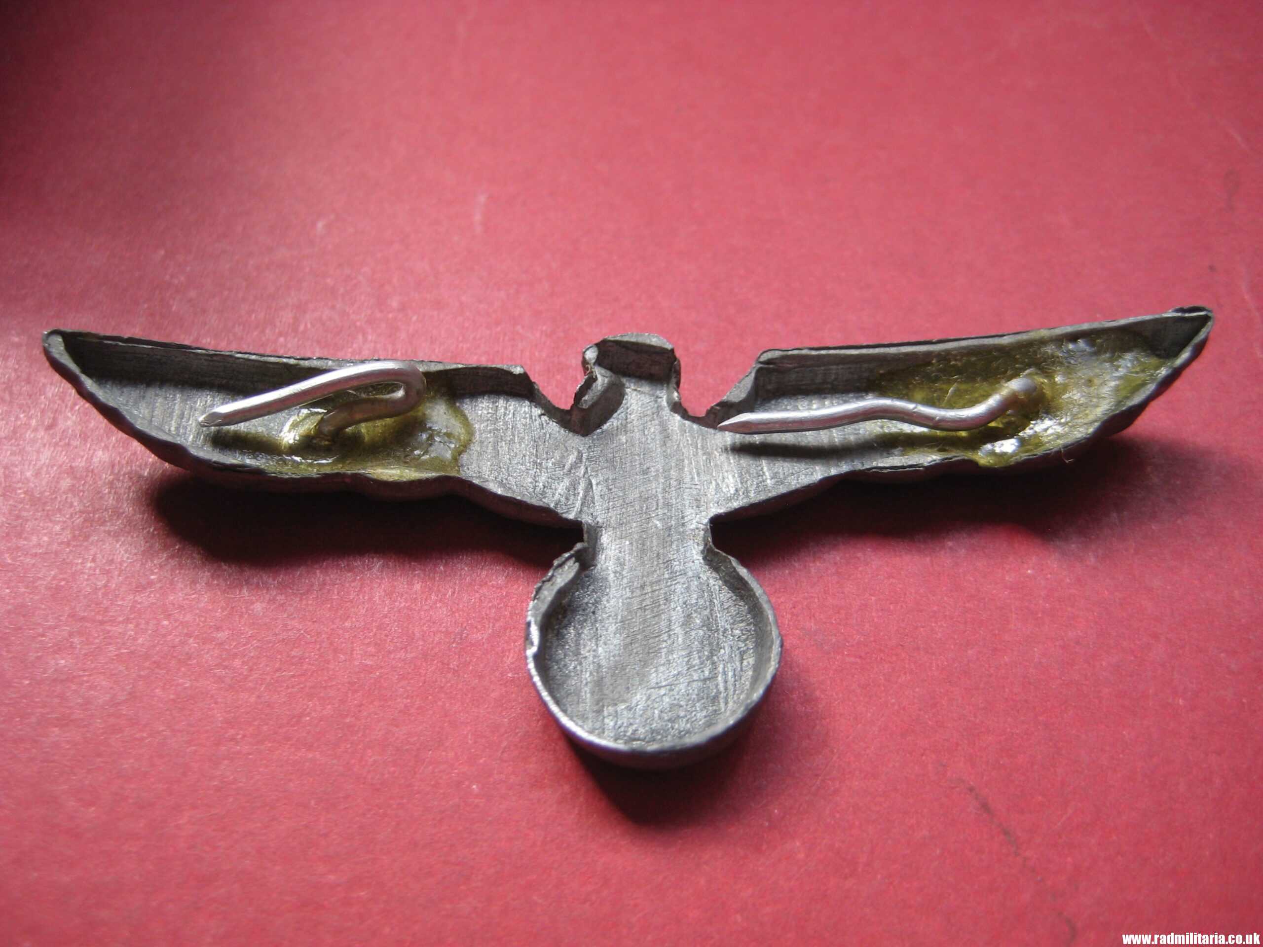 & German Wehrmacht EAGLE CAP BADGE, zinc - original or fake? - Image 3