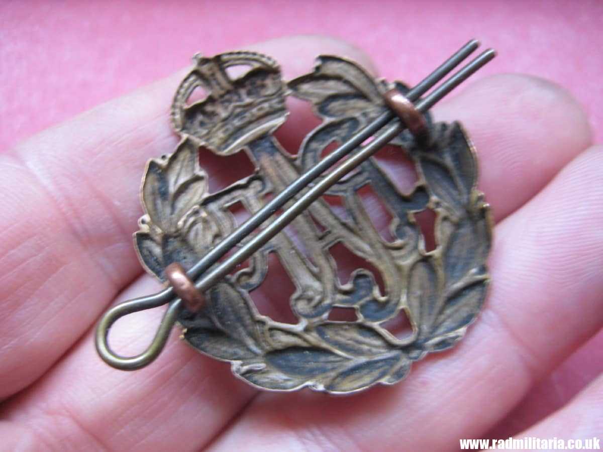 & WW2 Royal Air Force CAP BADGE RAF original bronze badge in very good condition, genuine !! - Image 9