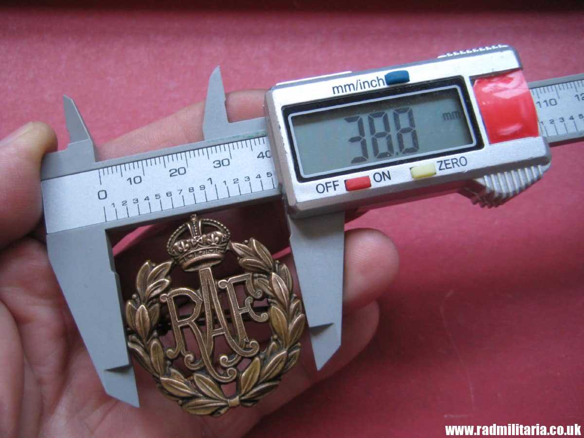 & WW2 Royal Air Force CAP BADGE RAF original bronze badge in very good condition, genuine !! - Image 16