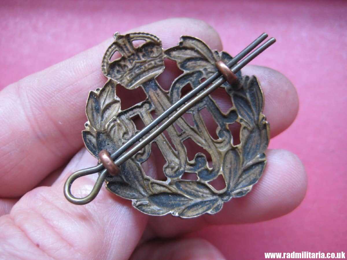 & WW2 Royal Air Force CAP BADGE RAF original bronze badge in very good condition, genuine !! - Image 20