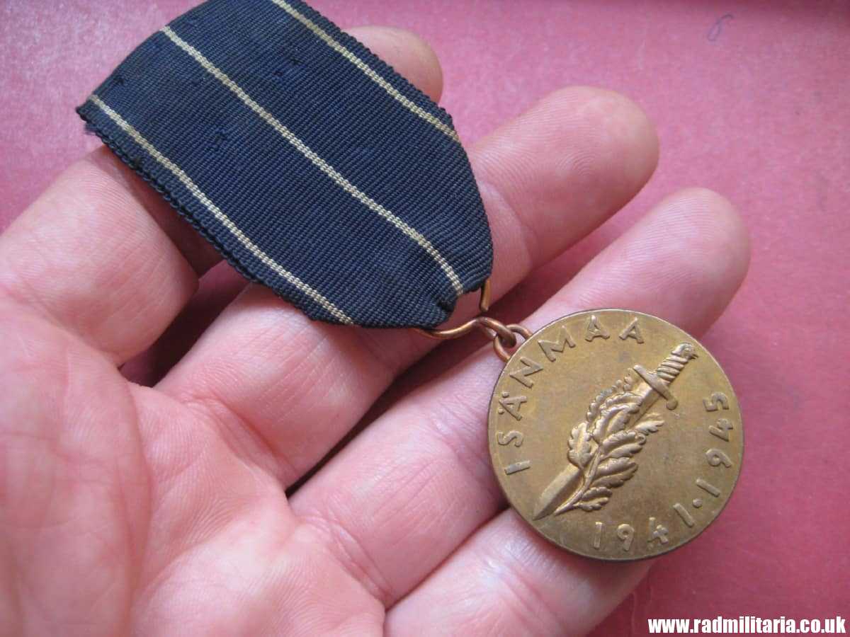 & Finland MEDAL with original ribbon - Continuation War MEDAL 1941 - 1945.