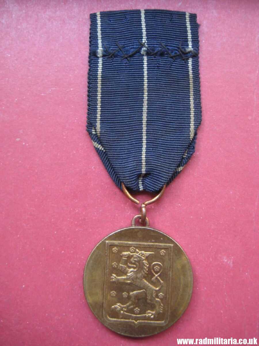 & Finland MEDAL with original ribbon - Continuation War MEDAL 1941 - 1945. - Image 5