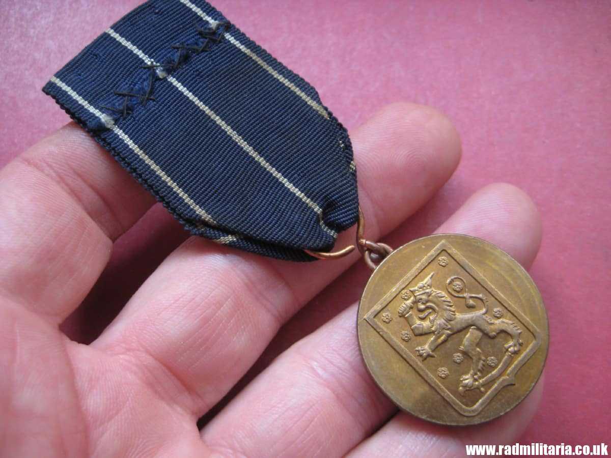 & Finland MEDAL with original ribbon - Continuation War MEDAL 1941 - 1945. - Image 7