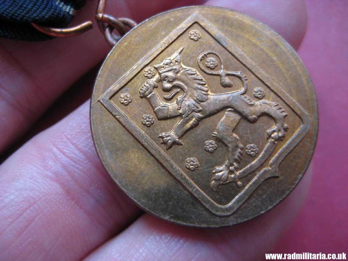 & Finland MEDAL with original ribbon - Continuation War MEDAL 1941 - 1945. - Image 8